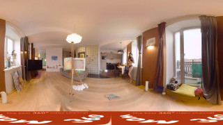 美女真真正正的换衣服