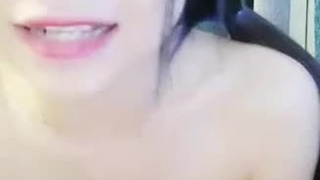 H罩杯美少女不停抖奶 讓人口水直流