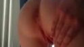 Cipap Lydia basah…..aahhh….jilatkn…. Jgnkan jilat,sedut lg la…