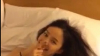 [本土有聲] 知名精品櫃姐和外國經理做愛一開始女生就說:HONEY!過來!