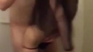 身材功夫都很棒，還把身份證都公怖了