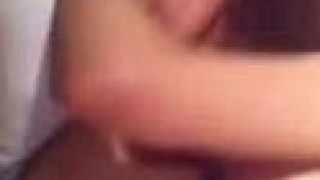 小小学生妹被骗到宾馆操逼，叫的很享受啊