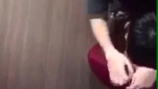 酒吧內廁所驚見四腳獸