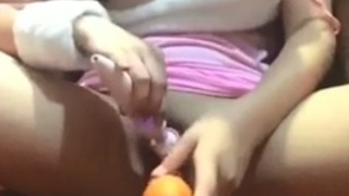 巨乳兔女郎大戰胡蘿蔔 還戰到噴水了呢!