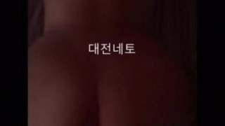 이 자세를 위해 태어난 엉덩이… 이 엉덩이에 반해 결혼했지만 십년이 지난 지금도 질리지가 않는다..