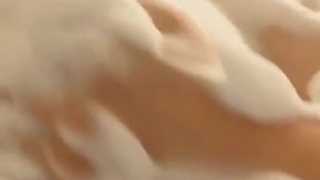 自取其乳！G奶「Q彈妹」揉胸整個“波動級別” 看得我IN了！