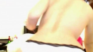 ［無修正］Gカップ巨乳美女が腰をビクつかせて潮吹きオナニー