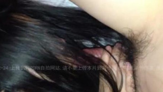 [自拍微露]青澀１８歲女友幫我含，怕噎到不敢大口吃！（有影）