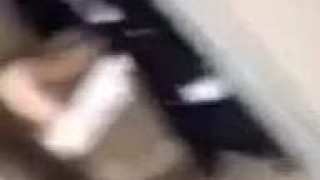 一秒變正常！大學情侶啪啪正激烈，叫的超嗨～遇到家人打來：媽～我在看書呢！（有影）