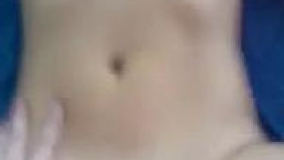 [我插啦～恩]不帶套上白虎小女友～嬰兒叫聲讓人瘋狂抽插（有影）