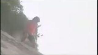 レイプ、浜辺で犯しまくる男達。キャンプ場のテントの中で愛し合っていたカップルにまで突然襲い掛かり、レイプしてしまう鬼畜軍団。