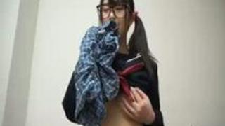 むっつりスケベなめがねっ娘 9 真面目な少女が眼鏡を外すとき… ゆうり 浅田結梨 パンティと生写真付き