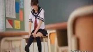 「♥ちょっと何するんですか？」キュートな貧乳メガネっ娘ＪＫの大胆エッチ！（ほしのあすか）【無料エロ動画】