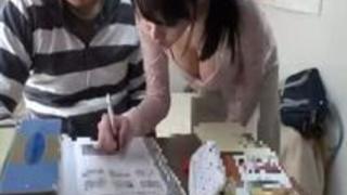 うちに来るカテキョは超～神乳JDのお姉さん!!!無防備な胸ﾁﾗが…ｴｯﾄ…π2乗の…ｵｯﾊﾟｲが2つの…もぅ我慢デキないっ！