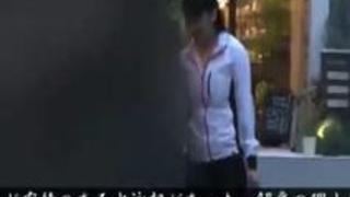 水泳部のコーチが競泳水着の爆乳メガネ美女部員をマングリ種付けプレスで中出し輪姦