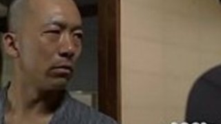 大胸の妻が日本のセックスを興奮させた