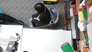 最後の時間彼女はここで暴行します