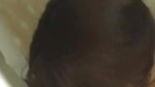 大きなニップのアジア人のベイビー