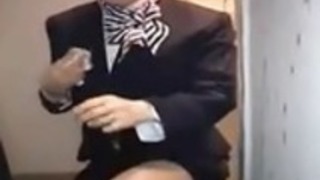 日本人スチュワーデスが手を貸します