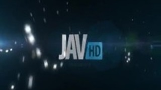 レイ佐々木は、三人組の彼女のスキルを驚かせます