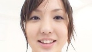 日本のティーンは、口フィニッシュで完璧な口内でファンタスティックフェラチオを与えます