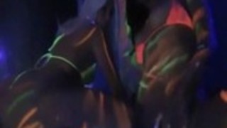 大学のパーティーのポルノビデオ2でファック