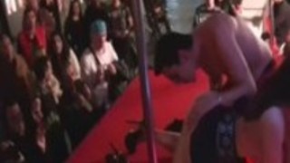 ポルノショー公共frestival - ルネ·イグレシアスYニーナの愛