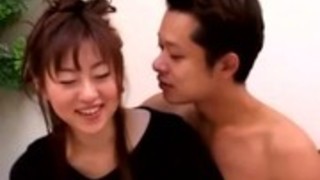 アジアの熟女主婦はそれを取得