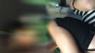 野外车震刚一半，来了几个放羊的女主