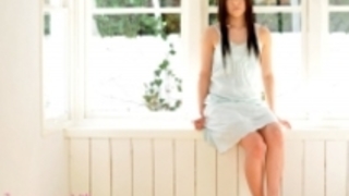 旦那が観たら発狂するセレブ巨乳人妻ナンパ美乳な乳首に吸い付けば「気持ちイイ」連呼する程敏感に体が反応し、もう既にアソコは濡れまくり仁美まどか