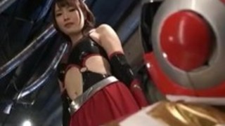 邪悪な女戦士の侮辱ヒーロー