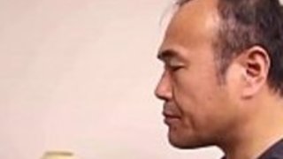 日本のホットな妻と義父フル・ムービー：gestyy.com/wt43if