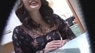 日本の主婦がマッサージしたり、犯されたり