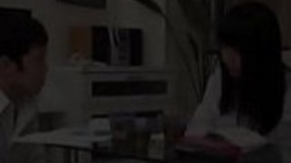 [Jap]あなたのオナニーの夢の女の子があなたの隣に横たわっていたら、あなたは何をしますか？そして、他に誰もいない！これはあなたが今までに得た最高のチャンスです！彼女に触れてみてください。そして、彼女は起きていないので、