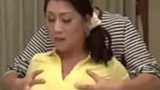 日本の美しさネコは、彼女のふっくらなボディが犯される