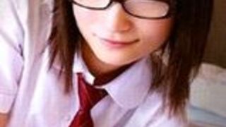 めちゃカワ過ぎる鈴木ありすと羨ましすぎるハメ撮りで眼鏡制服中出し