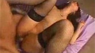 華奢な淫乱痴女がエロオヤジ2人と3PSEXでアソコとアナルに同時挿入される衝撃動画