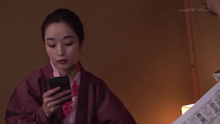 本物人妻レーベルデビューの奥様たちの豪華共演！夫婦で温泉旅行に来ていた3人の人妻にあれよあれよと逆寝取りされ最後はハーレム逆4P 相馬茜 平井栞奈 田原凛花